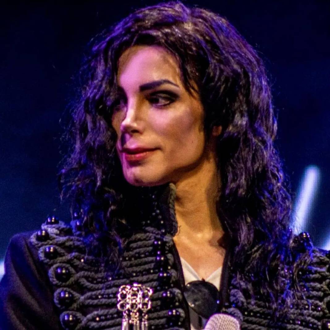 Michael Jackson'a benzemek için 40 bin dolar harcadı! Bakın neye benzedi... 39